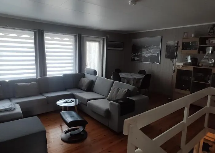 Sleeps 8 - 3 Bedrooms