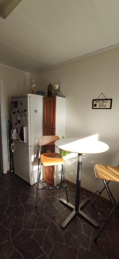 Апартаменты Sleeps 8 - 3 Bedrooms