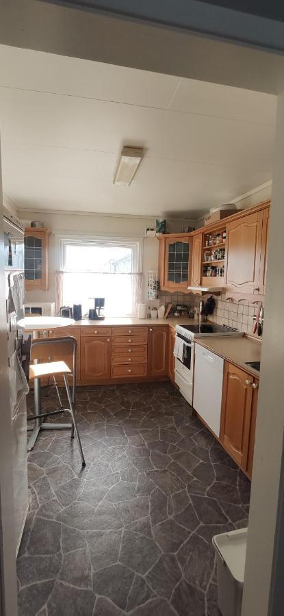 Sleeps 8 - 3 Bedrooms *